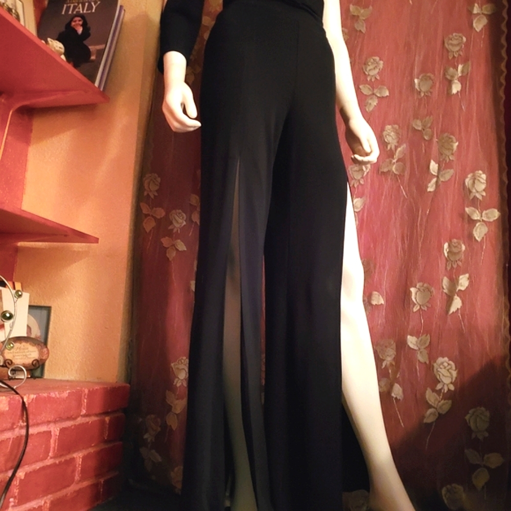 🖤💥Flawless! Gorgous Black One Shoulder & Open Leg Jumpsuit from bebe ❤️‍🔥🖤 - Picture 12 of 16